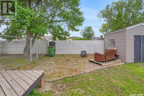 833 Keith Street, Moose Jaw, SK - Outdoor