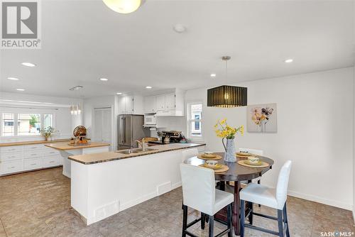 833 Keith Street, Moose Jaw, SK - Indoor