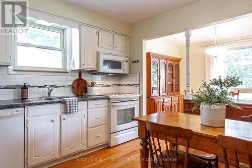 142 Kenner Crescent, Stratford, ON - Indoor Photo Showing Kitchen