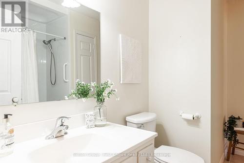142 Kenner Crescent, Stratford, ON - Indoor Photo Showing Bathroom