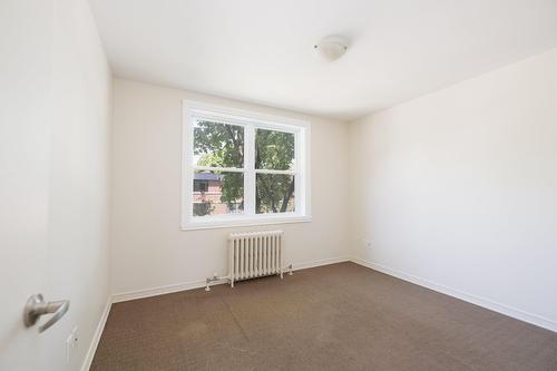 Primary bedroom - 3-6520 Av. De Monkland, Montréal (Côte-Des-Neiges/Notre-Dame-De-Grâce), QC - Indoor Photo Showing Other Room