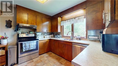 26 Hall Street, Gore Bay, ON - Indoor Photo Showing Kitchen With Double Sink