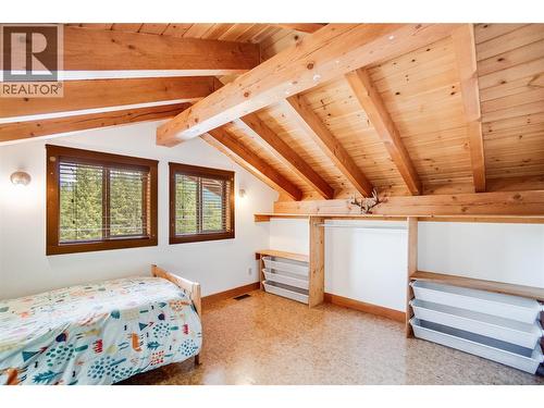 3802 Aaron Road, Nelson, BC - Indoor Photo Showing Bedroom