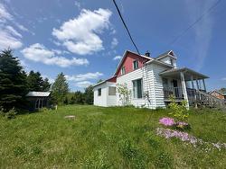 49 Rue Principale E.  Saint-Médard, QC G0L 3V0