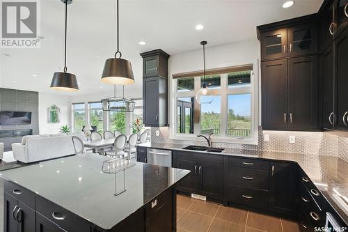 739 Beechdale Way, Saskatoon, SK - Indoor Photo Showing Kitchen With Double Sink With Upgraded Kitchen