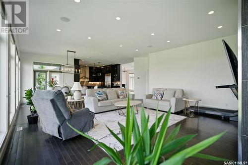 739 Beechdale Way, Saskatoon, SK - Indoor Photo Showing Living Room