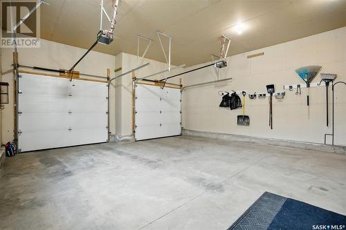 739 Beechdale Way, Saskatoon, SK - Indoor Photo Showing Garage