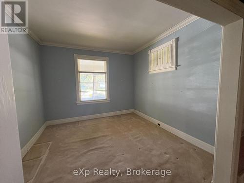 830 Yonge Street S, Brockton, ON - Indoor Photo Showing Other Room