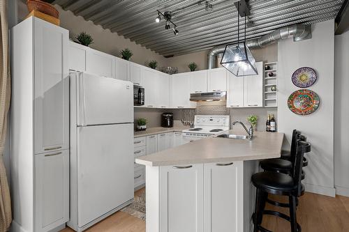 Kitchen - 505-450 Place Fabien-Drapeau, Sainte-Thérèse, QC - Indoor Photo Showing Kitchen