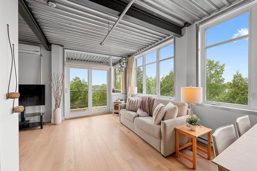 Living room - 505-450 Place Fabien-Drapeau, Sainte-Thérèse, QC - Indoor Photo Showing Living Room