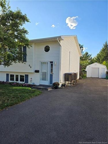 96 Palisade ST  Moncton, NB E1A 5K2