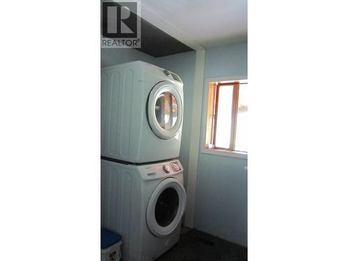 6108 Lone Butte Horse Lake Road, Lone Butte, BC - Indoor Photo Showing Laundry Room