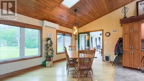 236 Bruce Street, South Bruce Peninsula, ON - Indoor Photo Showing Dining Room
