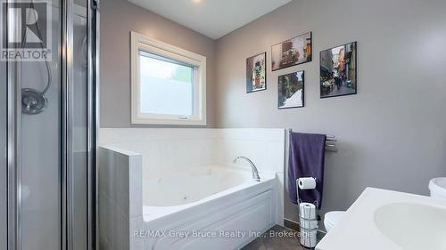 236 Bruce Street, South Bruce Peninsula, ON - Indoor Photo Showing Bathroom