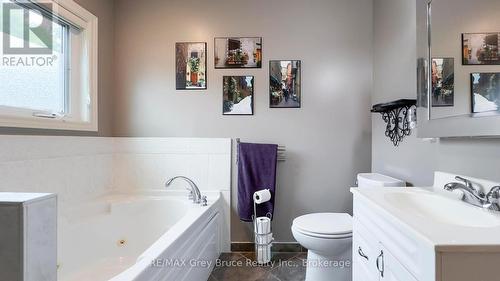 236 Bruce Street, South Bruce Peninsula, ON - Indoor Photo Showing Bathroom