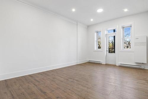 Living room - 1-5235 Ch. De La Côte-St-Luc, Montréal (Côte-Des-Neiges/Notre-Dame-De-Grâce), QC - Indoor Photo Showing Other Room