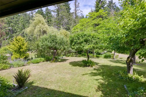 114 Arbutus Rd, Salt Spring, BC 