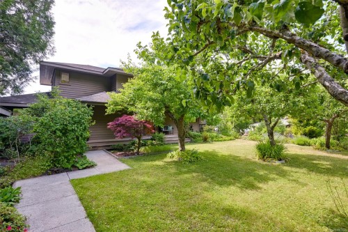 114 Arbutus Rd, Salt Spring, BC 