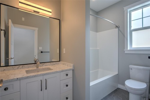 2036 Oakhill Pl, Duncan, BC 