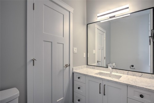 2036 Oakhill Pl, Duncan, BC 