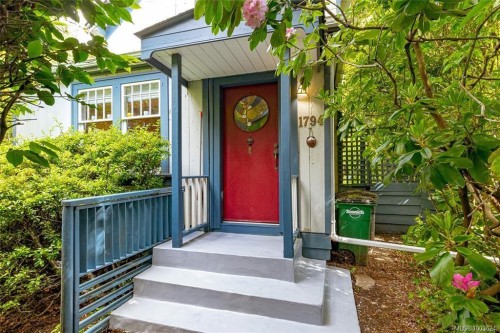 1794 Midgard Ave, Saanich, BC 