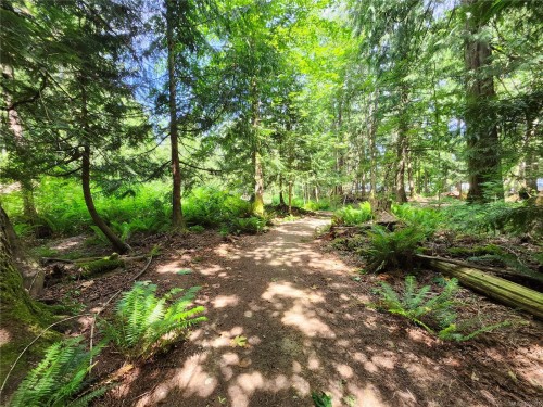 1075 Spider Lake Rd, Qualicum Beach, BC 