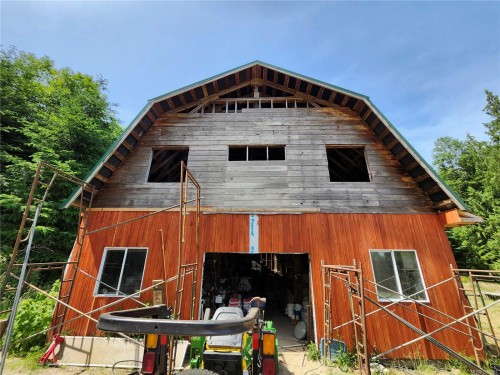 1075 Spider Lake Rd, Qualicum Beach, BC 