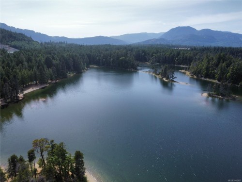 1075 Spider Lake Rd, Qualicum Beach, BC 