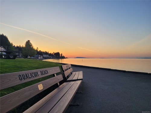 1075 Spider Lake Rd, Qualicum Beach, BC 