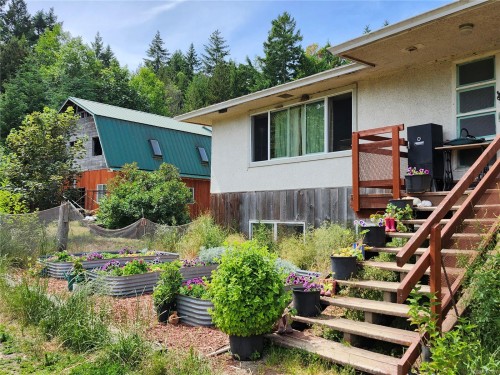 1075 Spider Lake Rd, Qualicum Beach, BC 