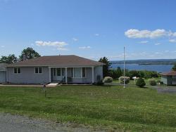 25 EVELYNS Avenue  Georges River, NS B1Y 3G7