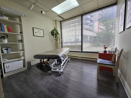 Office - 104-45 Place Charles-Le Moyne, Longueuil (Le Vieux-Longueuil), QC - Indoor Photo Showing Other Room