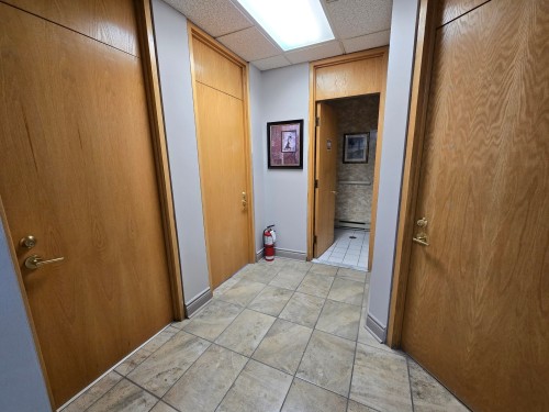 Office - 104-45 Place Charles-Le Moyne, Longueuil (Le Vieux-Longueuil), QC - Indoor Photo Showing Other Room