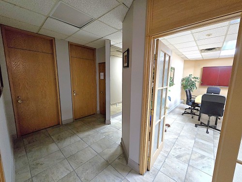 Office - 104-45 Place Charles-Le Moyne, Longueuil (Le Vieux-Longueuil), QC - Indoor Photo Showing Other Room