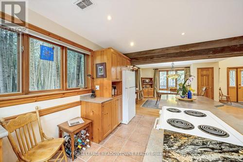 4911 Eighth Line, Erin, ON - Indoor Photo Showing Kitchen