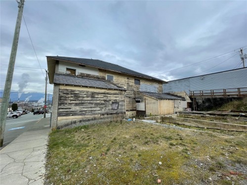 5036 Argyle St, Port Alberni, BC - Outdoor