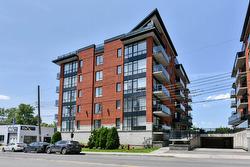106-155 Ch. Bates  Mont-Royal, QC H3S 1A1