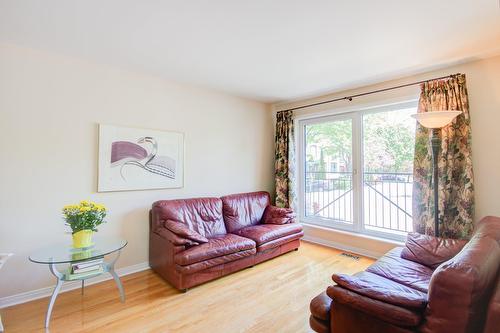 Salon - 229 Rue De La Noue, Montréal (Verdun/Île-Des-Soeurs), QC 