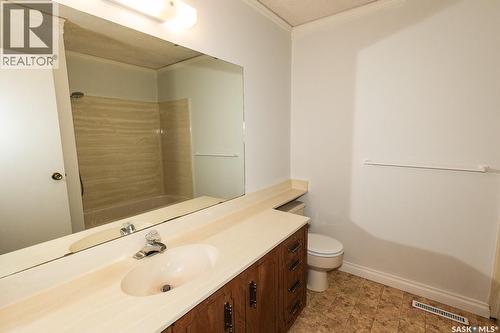 Scholer Acreage, Luseland, SK - Indoor Photo Showing Bathroom