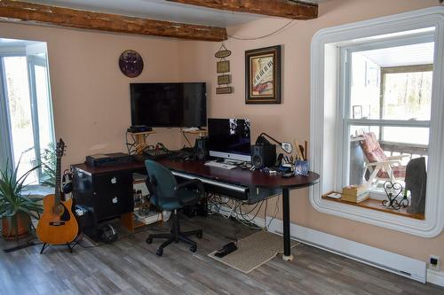 Salon - 184 9E Rang, Lefebvre, QC 