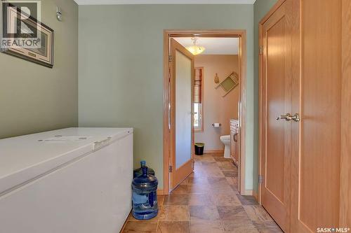400 Lakeshore Drive, Wee Too Beach, SK - Indoor Photo Showing Other Room