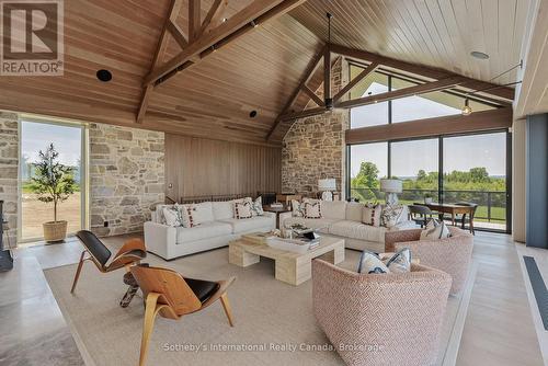 516450 7Th Line, Blue Mountains, ON -  Photo Showing Living Room