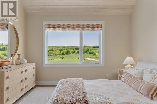 516450 7Th Line, Blue Mountains, ON - Indoor Photo Showing Bedroom