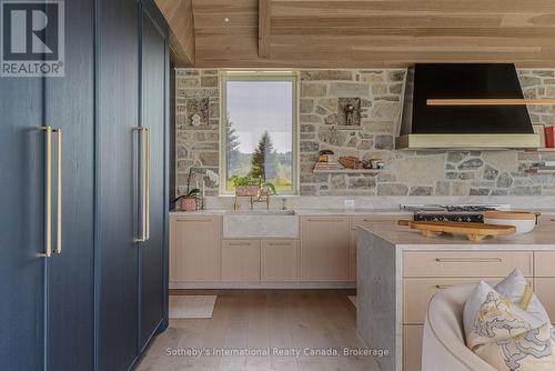 516450 7Th Line, Blue Mountains, ON - Indoor Photo Showing Other Room