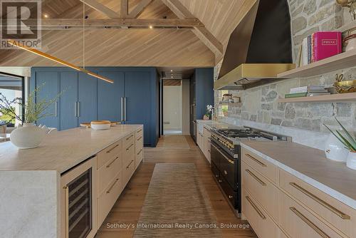 516450 7Th Line, Blue Mountains, ON - Indoor Photo Showing Kitchen