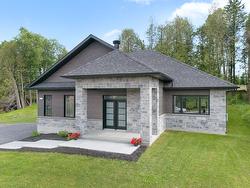 553 Av. des Érables  Coaticook, QC J1A 0C4