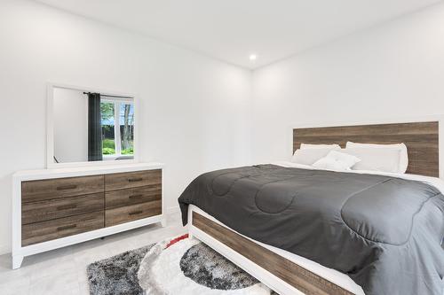 Chambre à coucher principale - 553 Av. Des Érables, Coaticook, QC - Indoor Photo Showing Bedroom