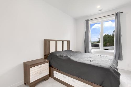Chambre à coucher - 553 Av. Des Érables, Coaticook, QC - Indoor Photo Showing Bedroom
