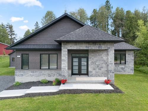 Façade - 553 Av. Des Érables, Coaticook, QC - Outdoor