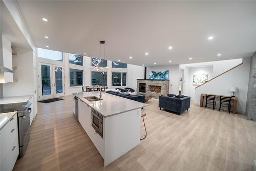 6392 Tie Lake Road, Jaffray, BC - Indoor Photo Showing Kitchen With Double Sink With Upgraded Kitchen